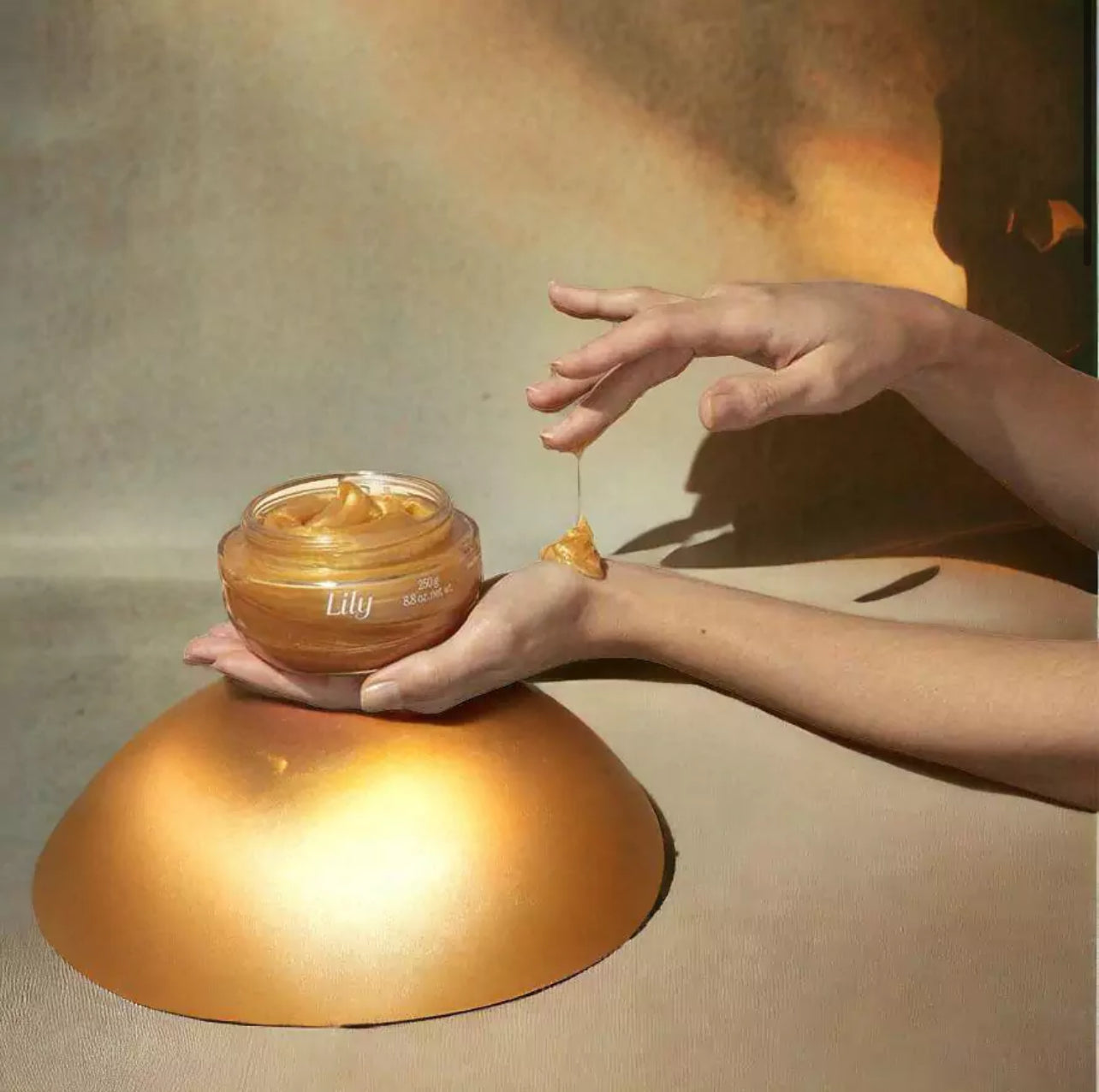 Gel illuminateur et hydratant corporel